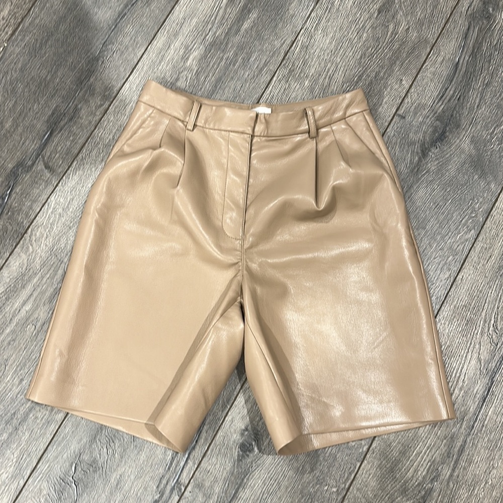 • Wilfred Aritzia • Limerick Shorts Women’s Sand Buff Tan 4 Soft - Picture 5 of 7